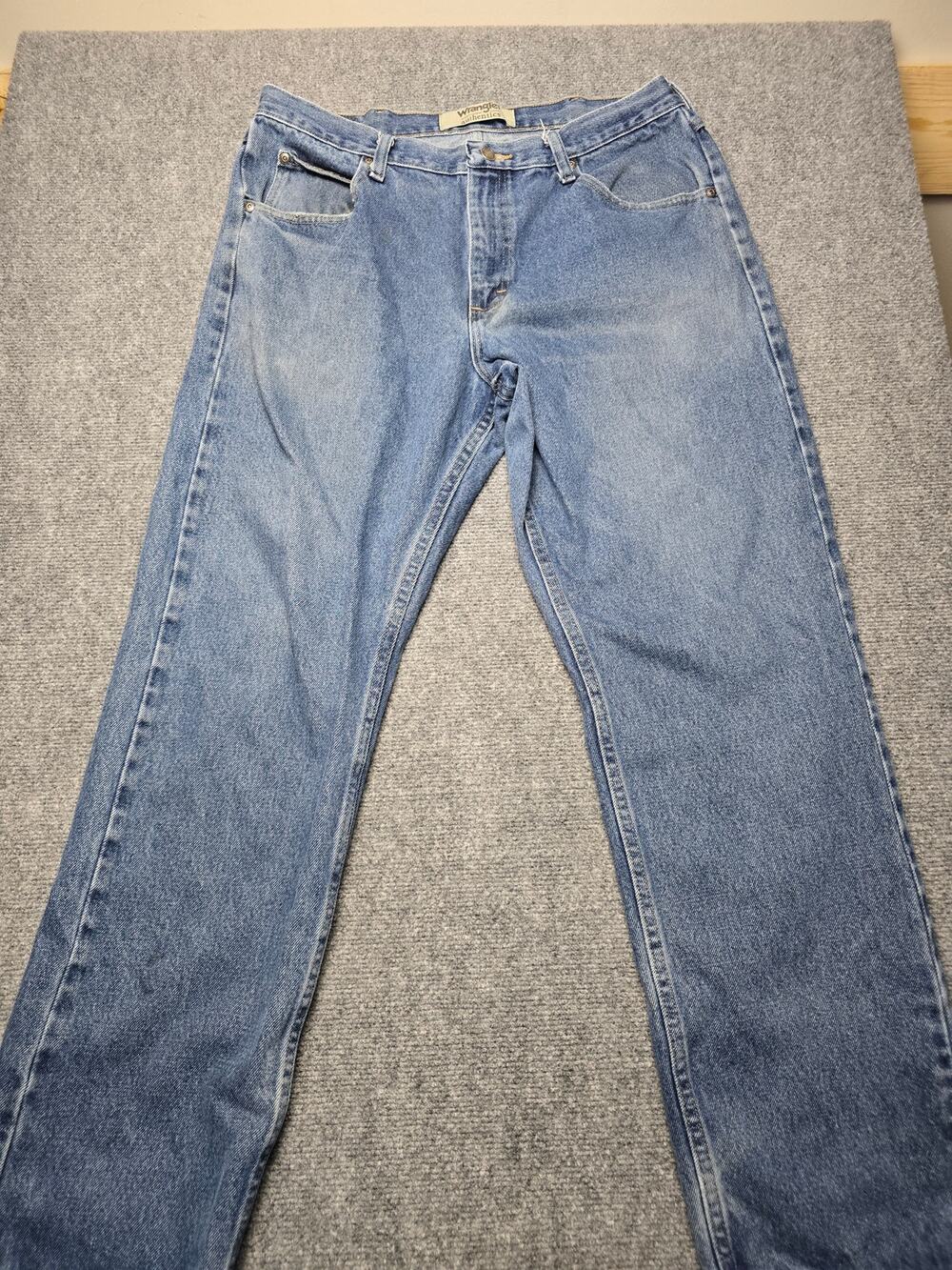 Wrangler Authentics Jeans Mens 34x31 Blue 100 Cotton Straight Leg Denim